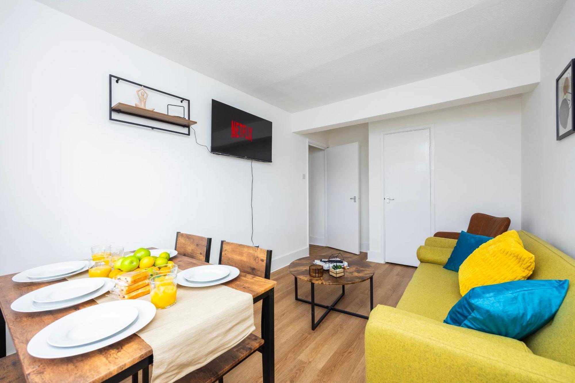 Excel O2 Stunning Large 3 Bedroom Apartment With Balcony London Exterior photo